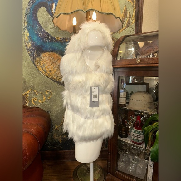 Marc New York Faux Fox Fur Vest Cream Sleeveless Jacket - Picture 6 of 14